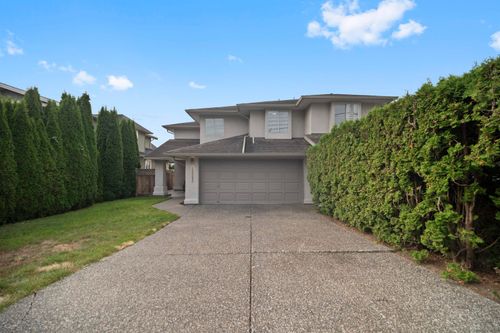 15582 Russell Ave, White Rock, BC, V4B2R3 | Card Image