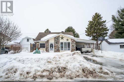 281 Arthur St, Sturgeon Falls, ON, P2B3B4 | Card Image
