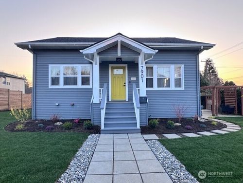 7901 16th Ave Sw, Seattle, WA, 98106-1842 | Card Image