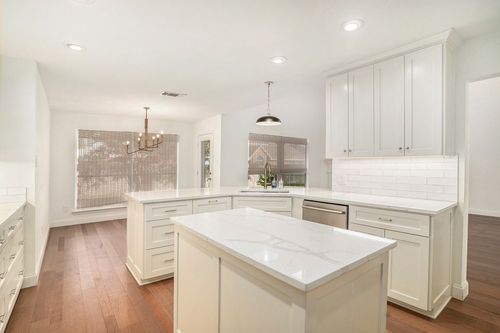 804 Redbud Rd, Burleson, TX, 76028-7046 | Card Image