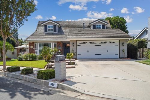 650 E Parkwood Ave, La Habra, CA, 90631-7466 | Card Image