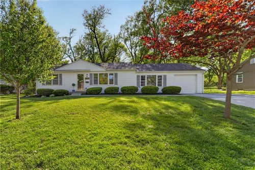 8924 Hardy St, Overland Park, KS, 66212-2924 | Card Image