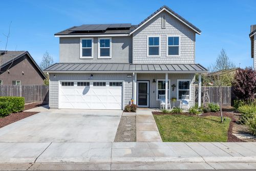 246 Huntington Ave S, Madera, CA, 93636-9012 | Card Image