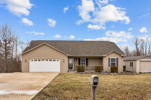 825 Grace Hill Dr, Crossville, TN, 38571-1619 | Card Image