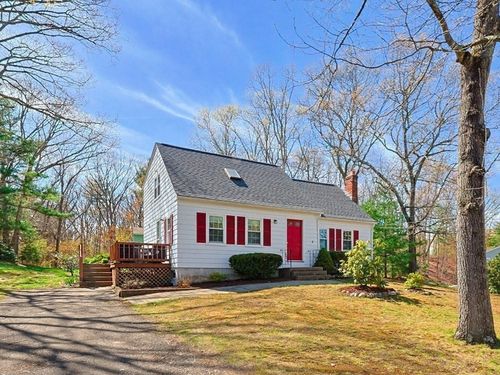 6 Hillside Rd, Plainville, MA, 02762-2247 | Card Image