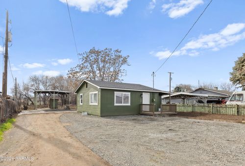 1904 Mcnair Ave, Union Gap, WA, 98903-4014 | Card Image