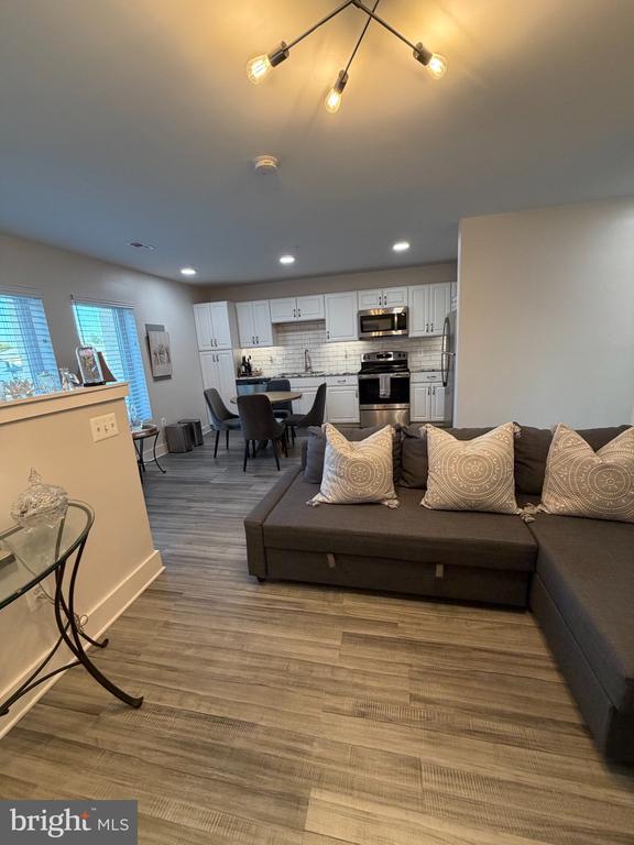 Residential Lease in MONTGOMERY VILLAGE