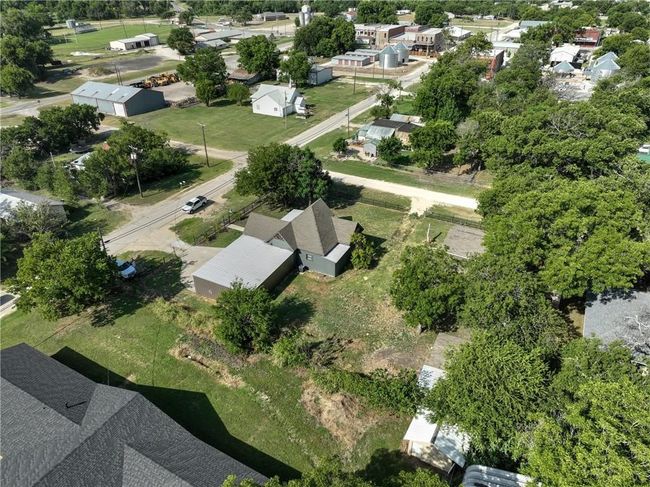153 E Norway St, House other with 3 bedrooms, 1 bathrooms and 3 parking in Walnut Springs TX | Image 27