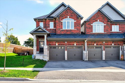 14 Fernridge Hts, Millbrook, ON, L0A1G0 | Card Image