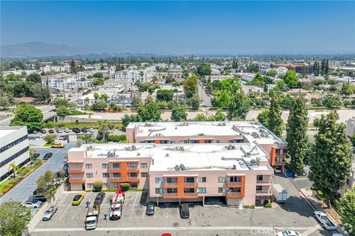 217-6815 Remmet Ave, Canoga Park, CA, 91303-2708 | Card Image