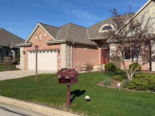 6837 W Greyhawk Court, Franklin, WI, 53132 | Card Image