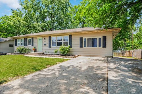 602 Sw 2nd St, Lee's Summit, MO, 64063-2236 | Card Image