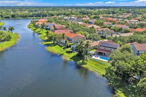 480 Cambridge Dr, Weston, FL, 33326-3560 | Card Image