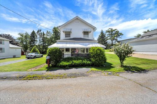 17 Napoli St, Plains, PA, 18702-7106 | Card Image