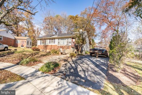 7404 Jodie Ct, New Carrollton, MD, 20784-3638 | Card Image