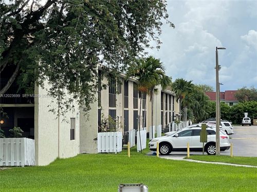 224-10370 Sw 220th St, Cutler Bay, FL, 33190-1127 | Card Image