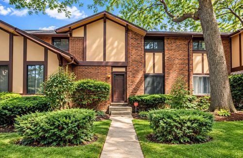 18w178 Buckingham Ln, Villa Park, IL, 60181-3820 | Card Image