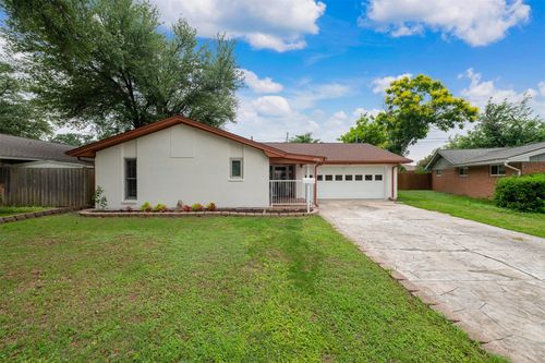 3245 Gail Ct, Irving, TX, 75060-4804 | Card Image