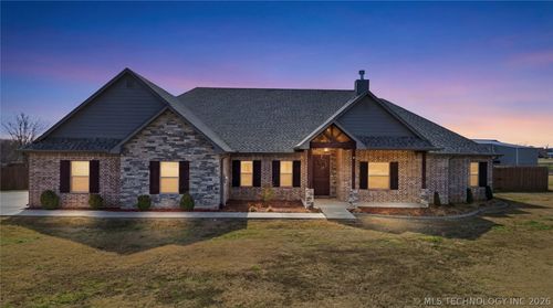 795 Bluebird Ln, Pryor, OK, 74361-3448 | Card Image