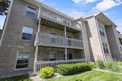 1600 Rustic Oaks Court, ALLOUEZ, WI, 54301 | Card Image