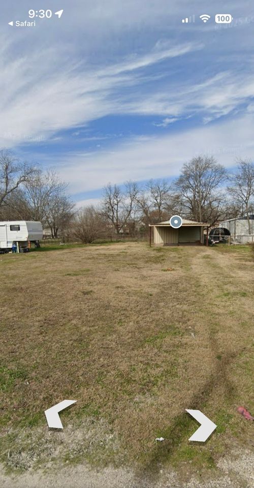 509 E Navarro Ave, Mart, TX, 76664-1422 | Card Image