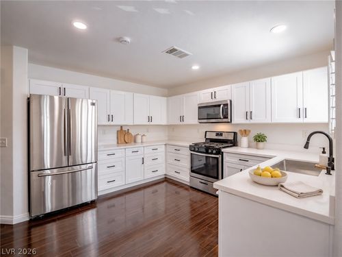 6524 Roundstone Bog Ave, Las Vegas, NV, 89139-5350 | Card Image