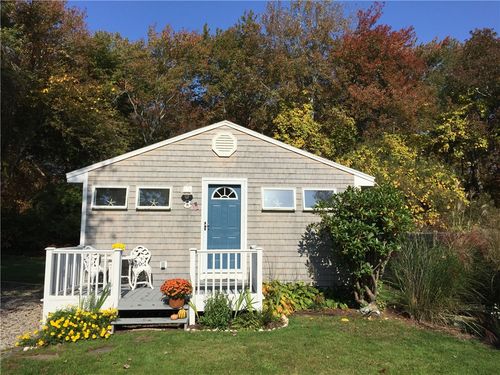8 Presque Isle Trl, Narragansett, RI, 02882-1822 | Card Image