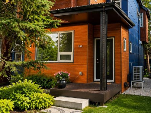 131 8 Ave Ne, Calgary, AB, T2E0P6 | Card Image