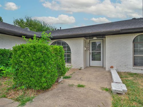 2502 Ridgecrest Dr, El Reno, OK, 73036-5849 | Card Image