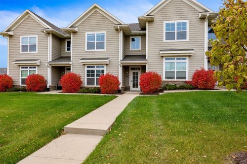 4697 Herbert Hoover Hwy Se, Iowa City, IA, 52240-8069 | Card Image