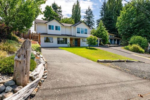 125 Taylor Way, Campbell River, BC, V9W3A7 | Card Image