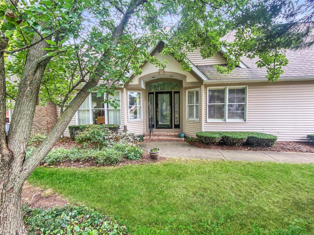 Wolf Run Village Ln, Erie, PA 16505