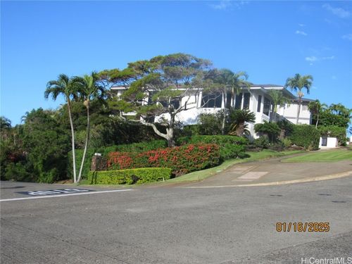 550 Puuikena Drive, Honolulu, HI, 96821 | Card Image