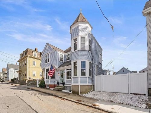 43 Howard St, Newport, RI, 02840-3417 | Card Image