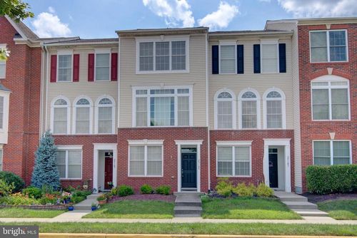 25105 Gunnery Sq, CHANTILLY, VA, 20152-6032 | Card Image