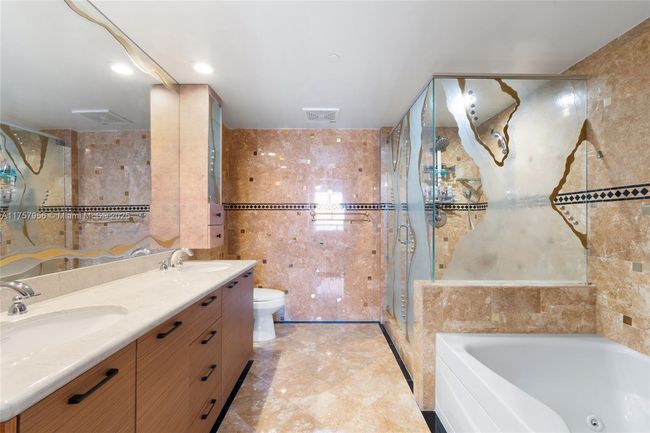 APT-4808 - 50 Biscayne Blvd, Condo with 2 bedrooms, 2 bathrooms and null parking in Miami FL | Image 36