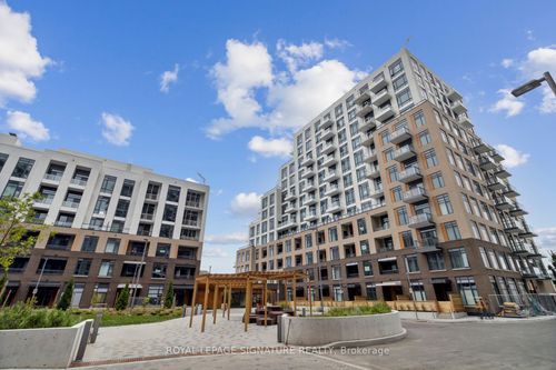 510-8 Beverley Glen Blvd, Thornhill, ON, L4J7V1 | Card Image