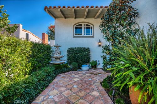 2183 Vista Entrada, Newport Beach, CA, 92660-3935 | Card Image