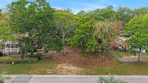 115 Ne 79th St, Oak Island, NC, 28465-4206 | Card Image