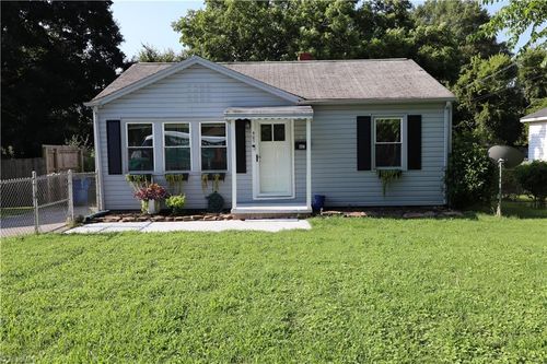 407 Moser St, Graham, NC, 27253-2449 | Card Image
