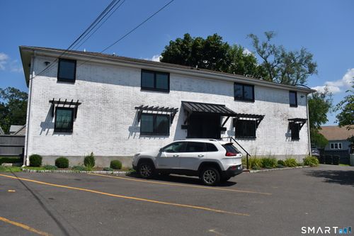38 Poe Ct, Fairfield, CT, 06825-4753 | Card Image