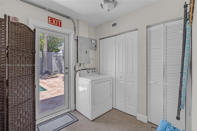 1635 Se 8 Th Ave, House other with 3 bedrooms, 2 bathrooms and null parking in Deerfield Beach FL | Image 32
