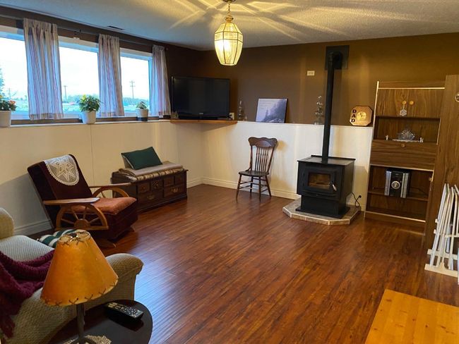5126 49 Th Ave, House other with 4 bedrooms, 2 bathrooms and 6 parking in Wanham AB | Image 14