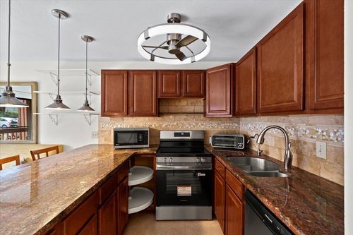 d103-3740 Lower Honoapiilani Rd, Lahaina, HI, 96761-8917 | Card Image