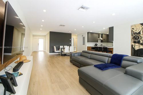 8232-8232 Sw 81st Ter, Miami, FL, 33143-6636 | Card Image