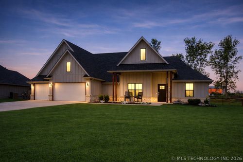 2429 Union St, Collinsville, OK, 74021-1734 | Card Image