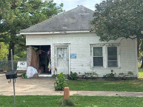 700 E 12th St, Okmulgee, OK, 74447-6064 | Card Image