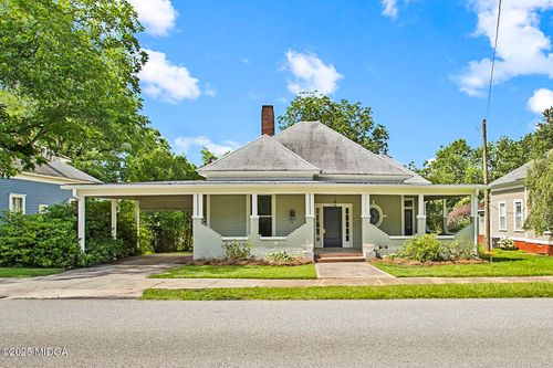 135 Holmes St, BARNESVILLE, GA, 30204-1662 | Card Image