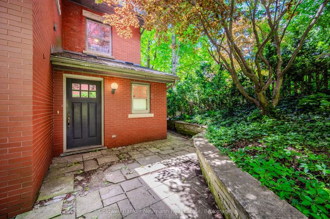35 Queen St, House other with 7 bedrooms, 4 bathrooms and 2 parking in Guelph ON | Image 37