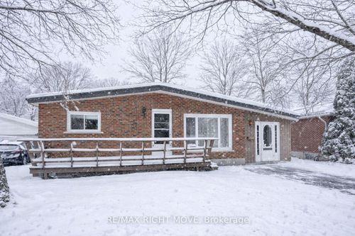 348 Collins Dr, Orillia, ON, L3V1E4 | Card Image